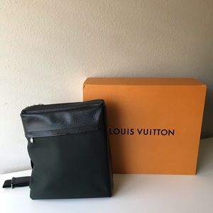 Louis Vuitton Taiga Sayan Shoulder Bag